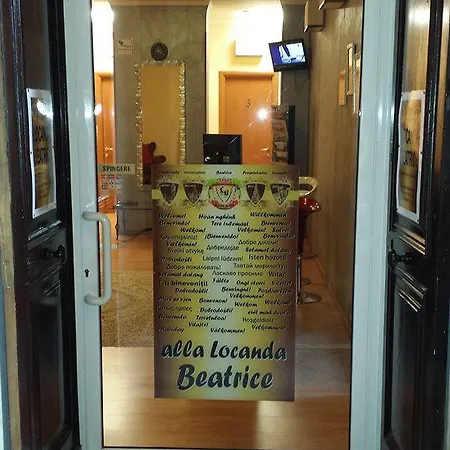 洛坎达比特莱斯旅馆 招待所 圣雷默